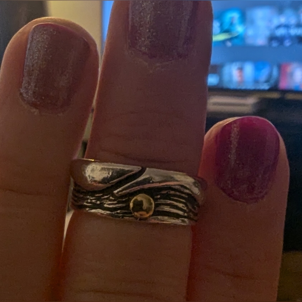 Elegant Silver and Gold Women's Ring